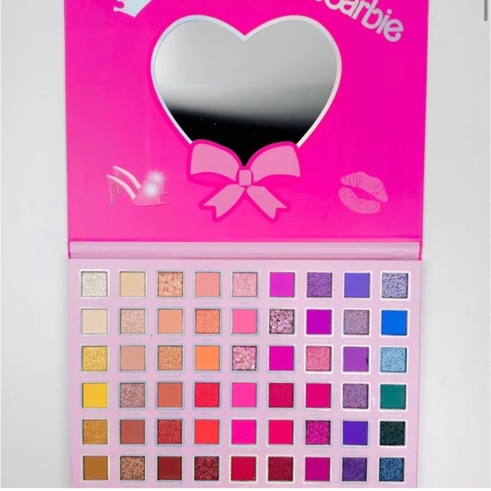 Barbie‎ Grabella Barbie Girl Eyeshadow Palette NEW 💜